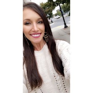 Meet your Posher, Abby